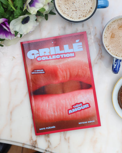 mots fléchés grillé amour posé sur une table